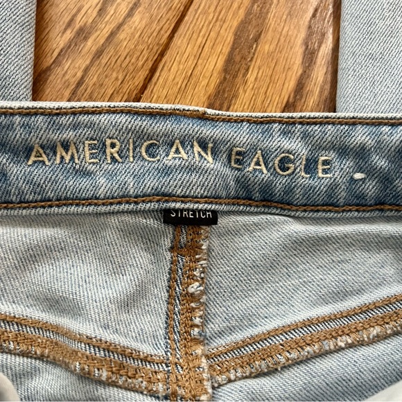 American Eagle Highest Rise Stretch Mom Jeans - size 00 short - Picture 3 of 6